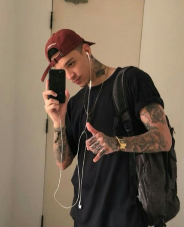 <em><strong>Luis M.</strong></em>